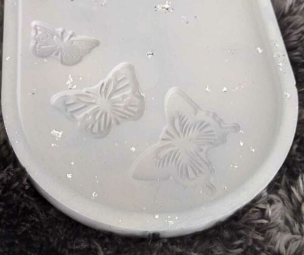 Coupelle en résine minérale papillons – Image 2